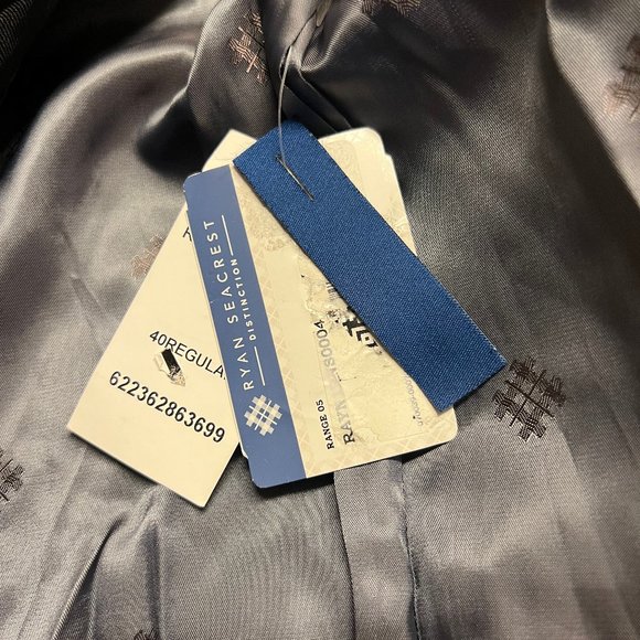 40R Ryan Seacrest Distinction Dark Burgundy & Black Geometric Dinner Jacket - Picture 3 of 9